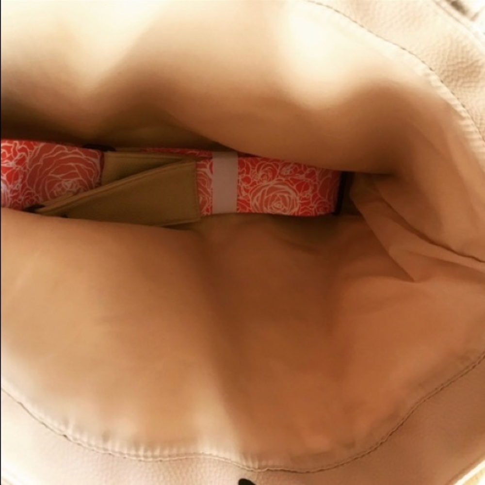 NWOT Cream Bag - Picture 3 of 3